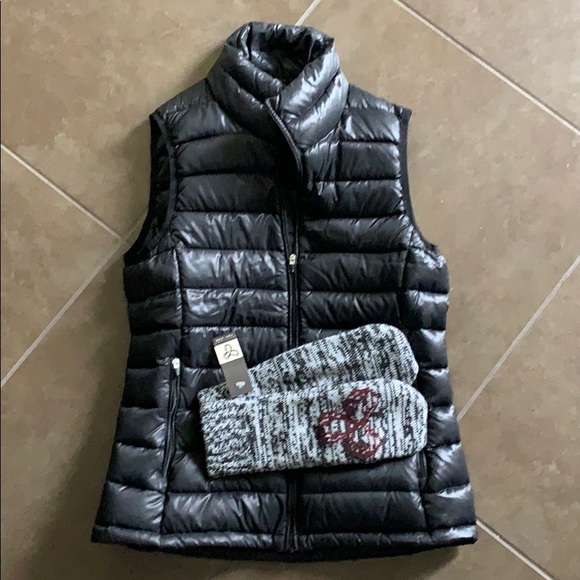 Aritzia Jackets & Blazers - Aritzia pack of 2; Park Life vest xs & NWT mittens